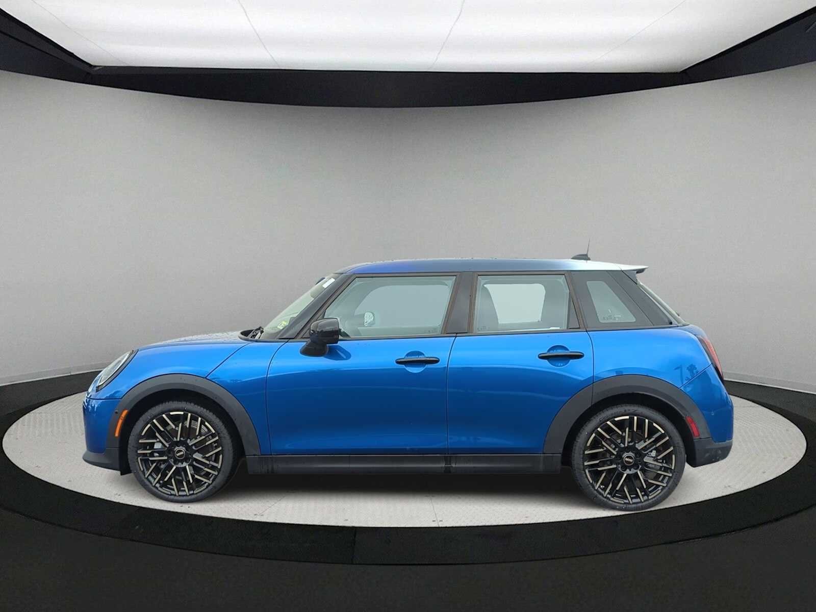 Thumbnail: 2025 MINI Cooper Hardtop - 5