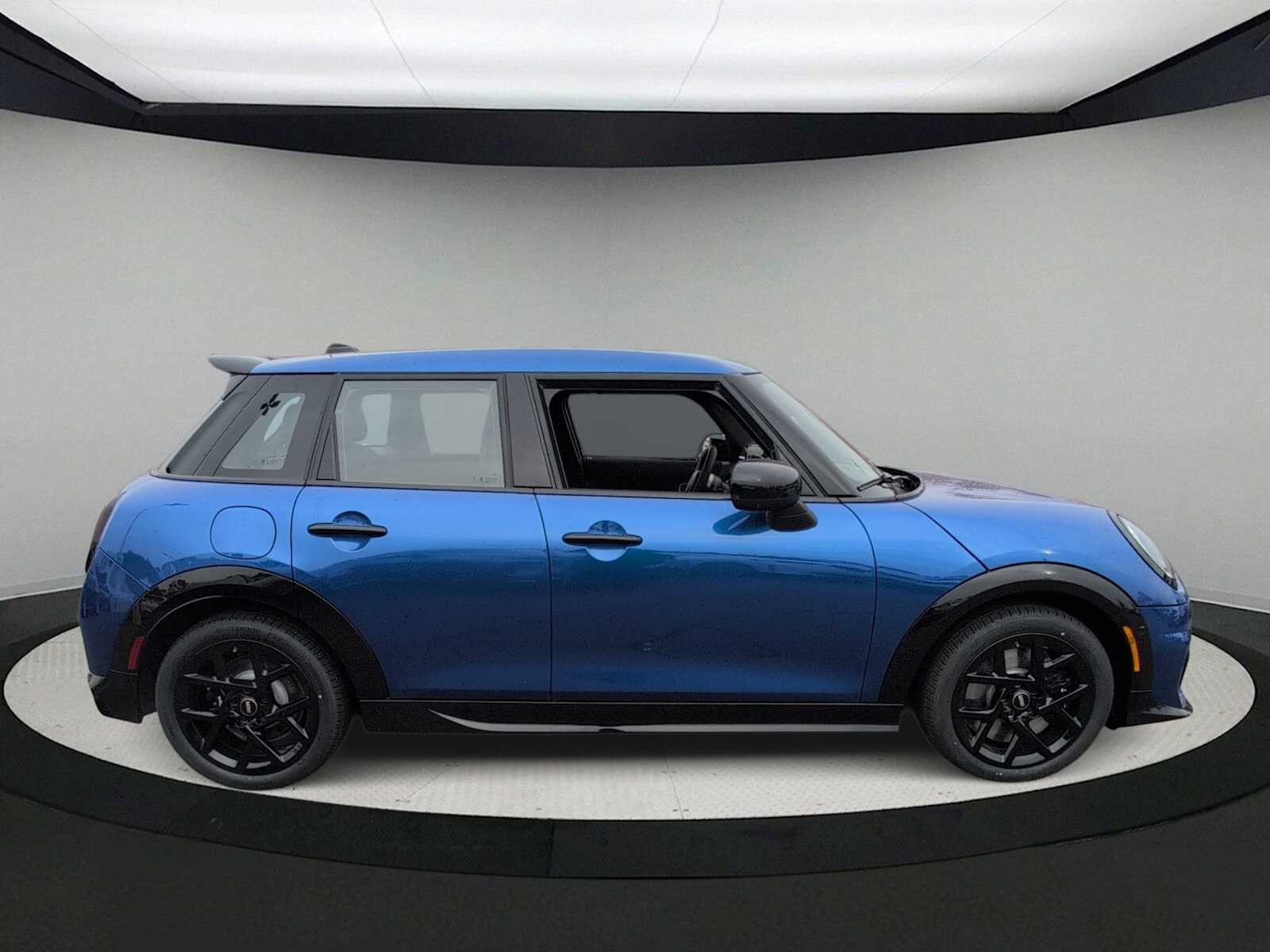 Thumbnail: 2026 MINI Cooper Hardtop - 9