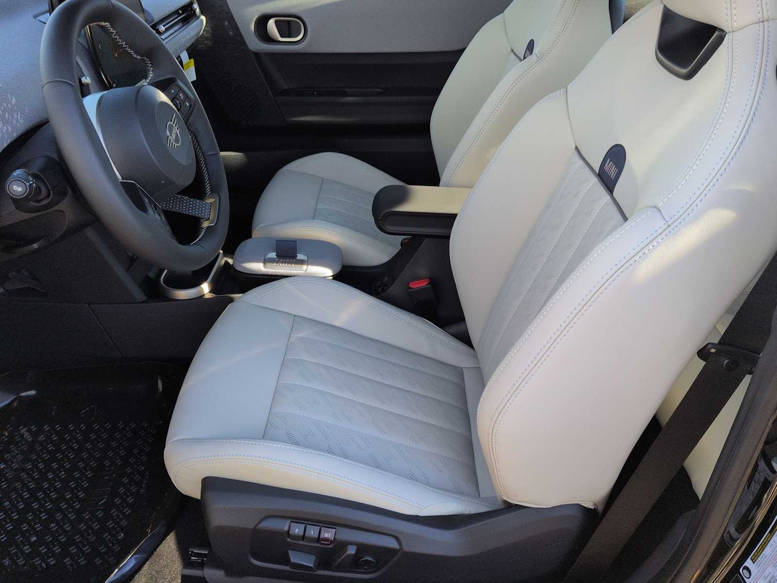 Thumbnail: 2026 MINI Cooper Hardtop - 17