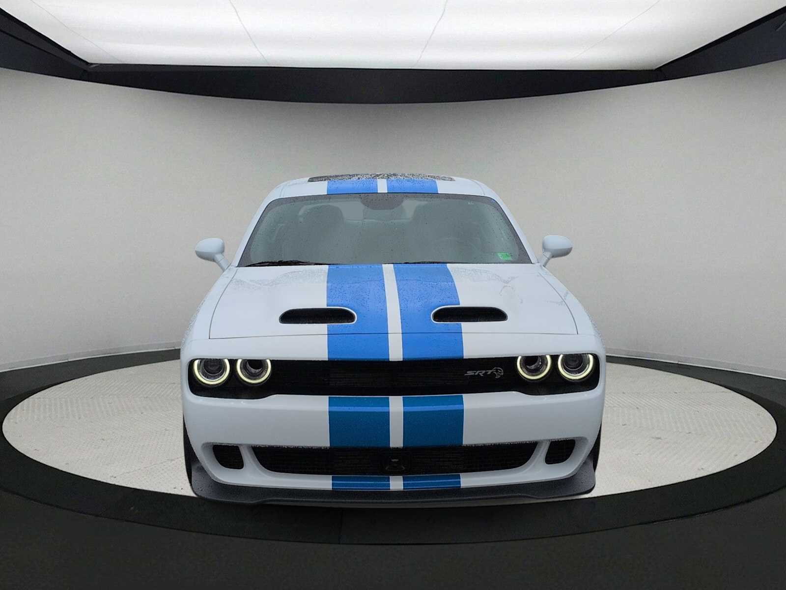 2023 Dodge Challenger SRT8 Hellcat photo 3