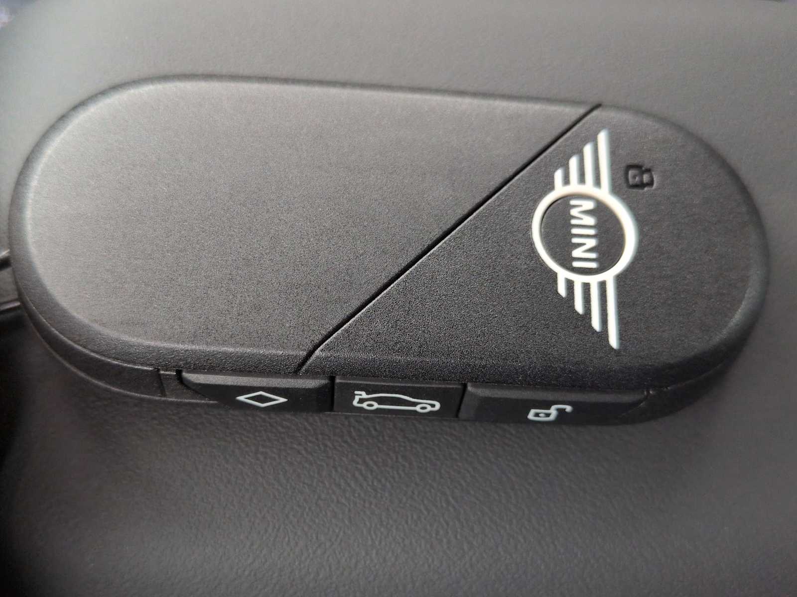 Thumbnail: 2026 MINI Cooper Convertible - 35