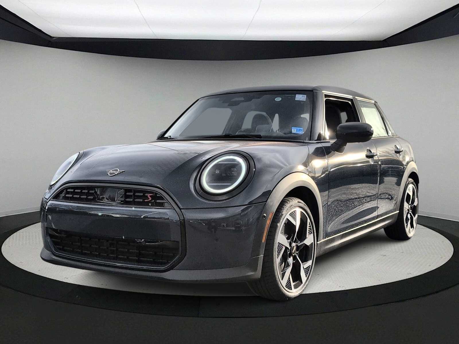 Thumbnail: 2026 MINI Cooper Hardtop - 4