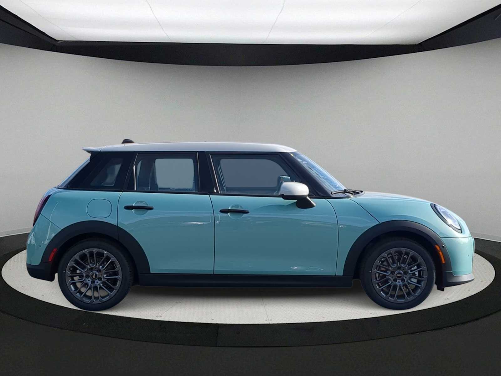 Thumbnail: 2026 MINI Cooper Hardtop - 9