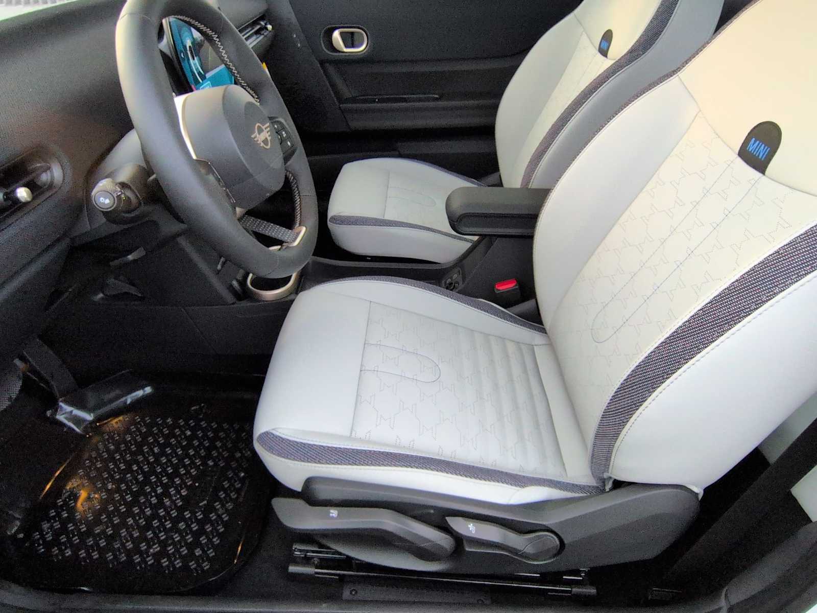 Thumbnail: 2026 MINI Cooper Hardtop - 17