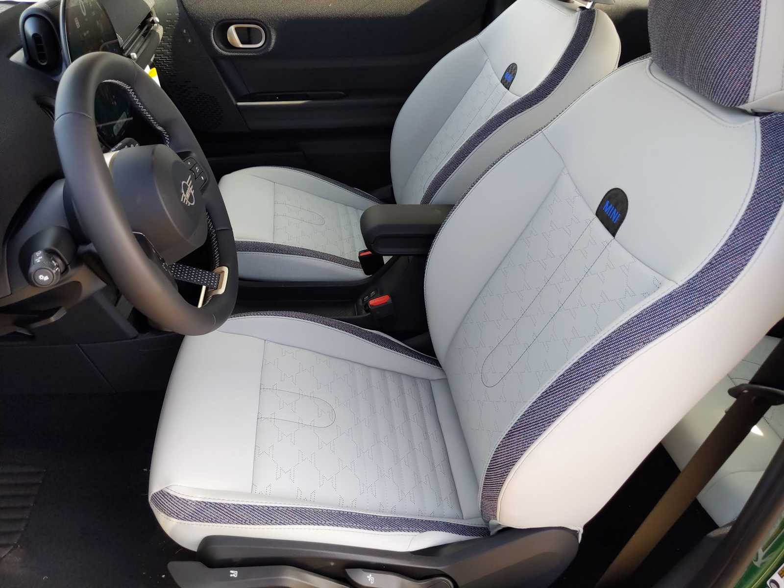 Thumbnail: 2025 MINI Cooper Hardtop - 16