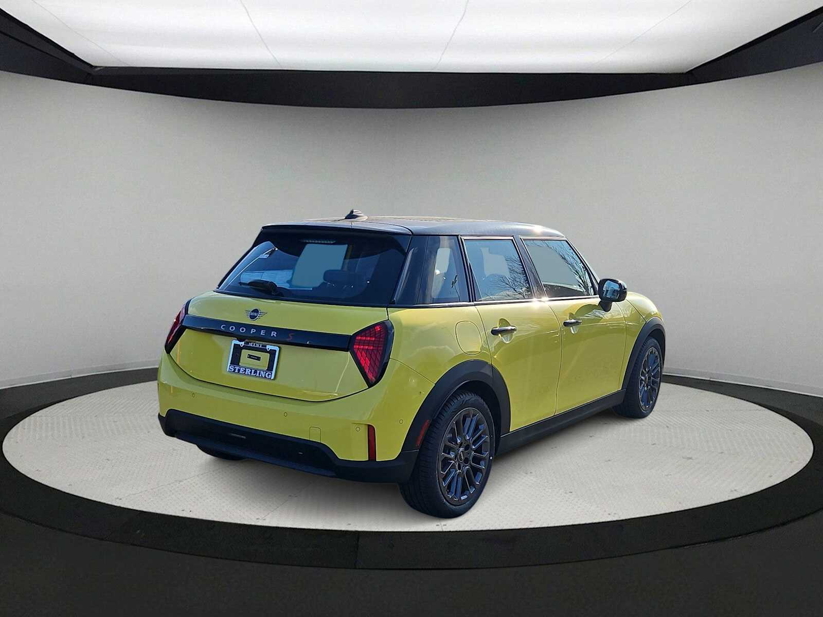 Thumbnail: 2026 MINI Cooper Hardtop - 8