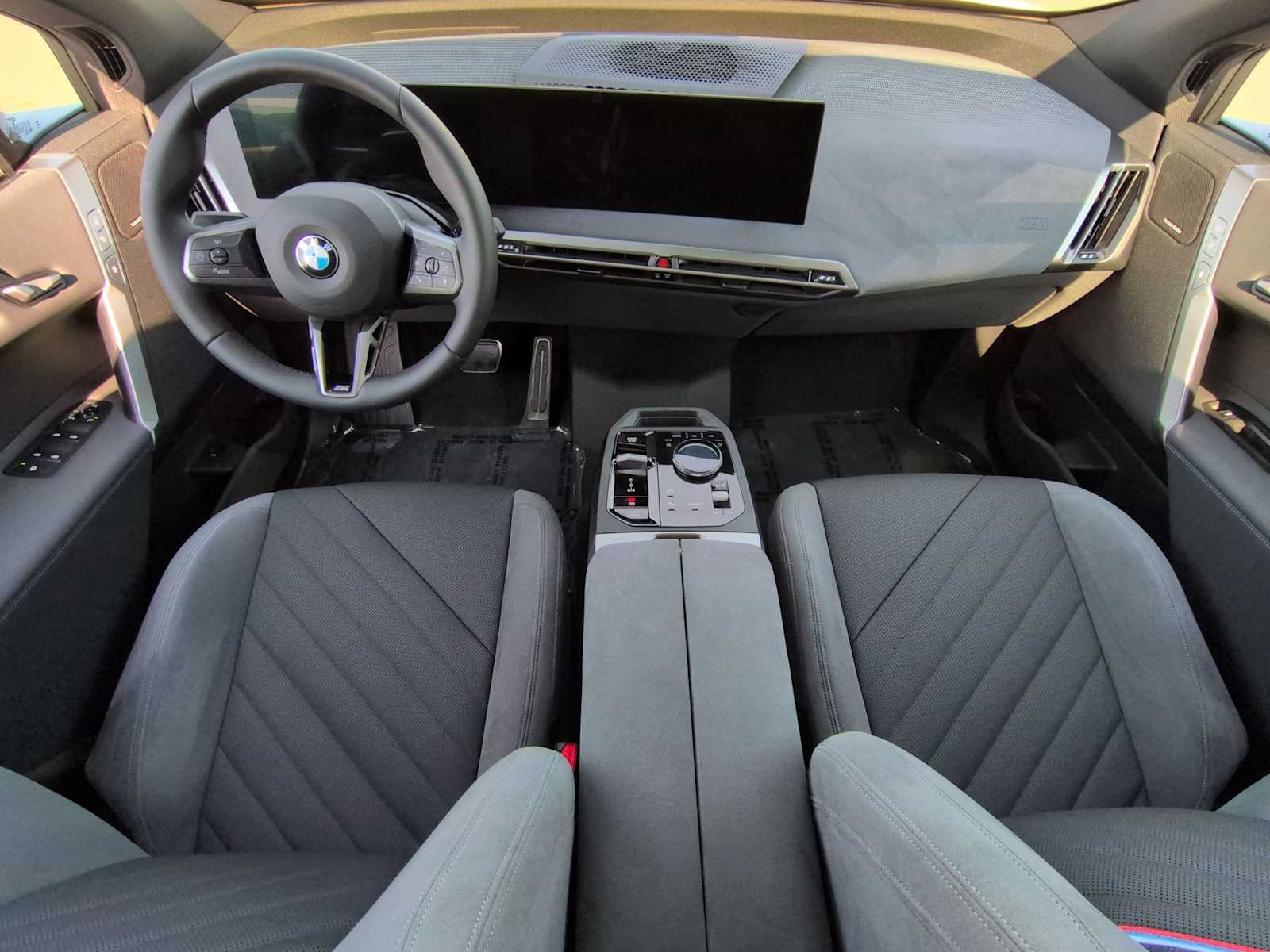 Thumbnail: 2026 BMW iX - 15