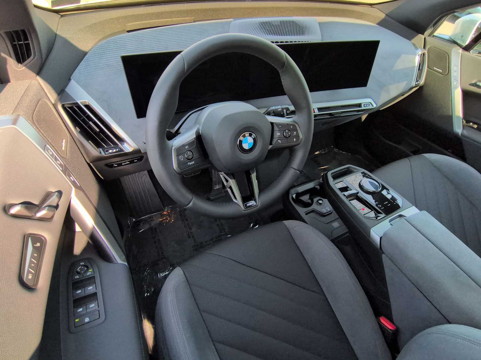 Thumbnail: 2026 BMW iX - 10