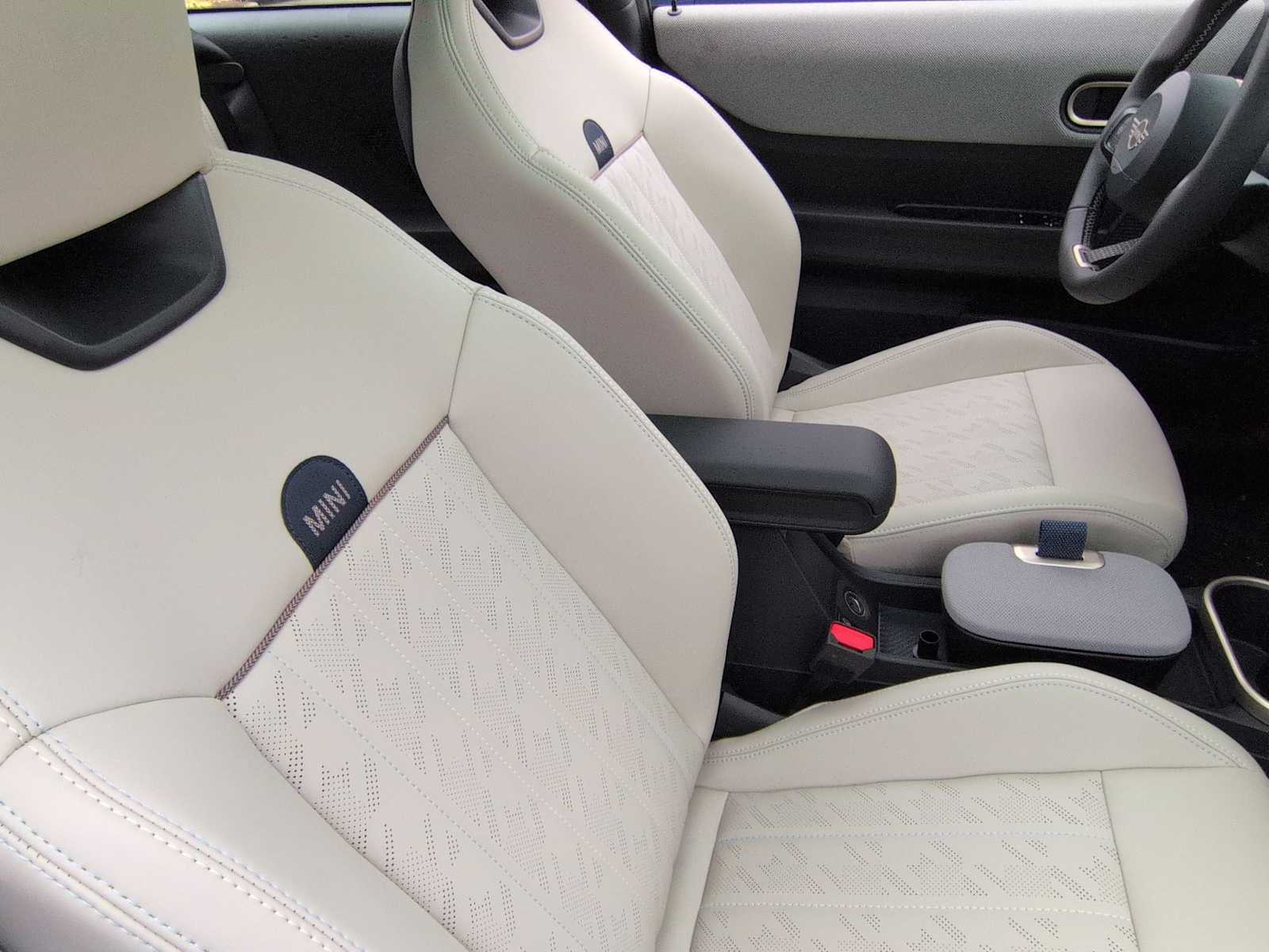 Thumbnail: 2026 MINI Cooper Hardtop - 23