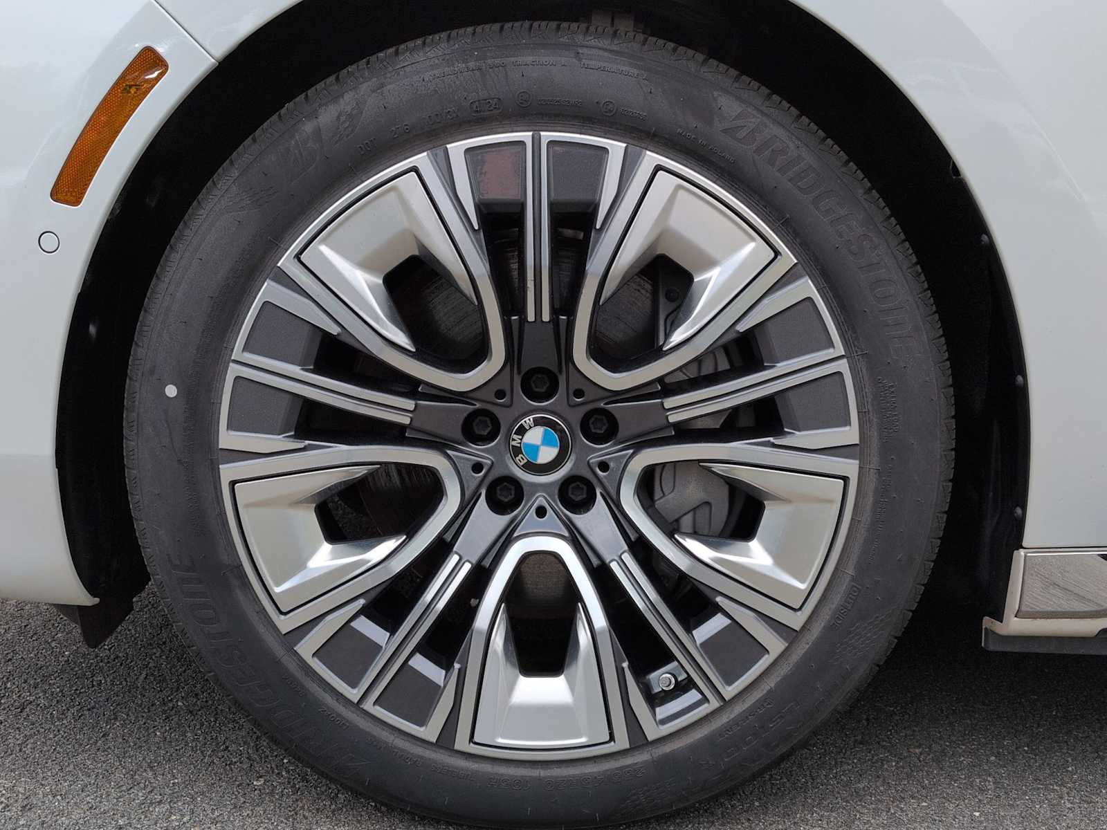 Thumbnail: 2025 BMW i7 - 14