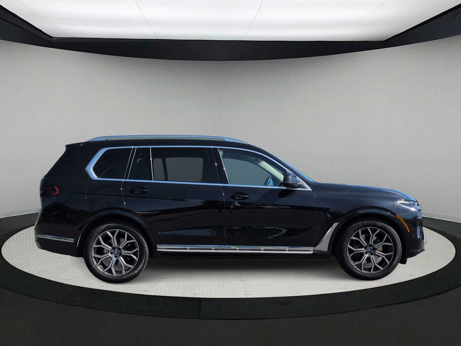 Thumbnail: 2023 BMW X7 - 9