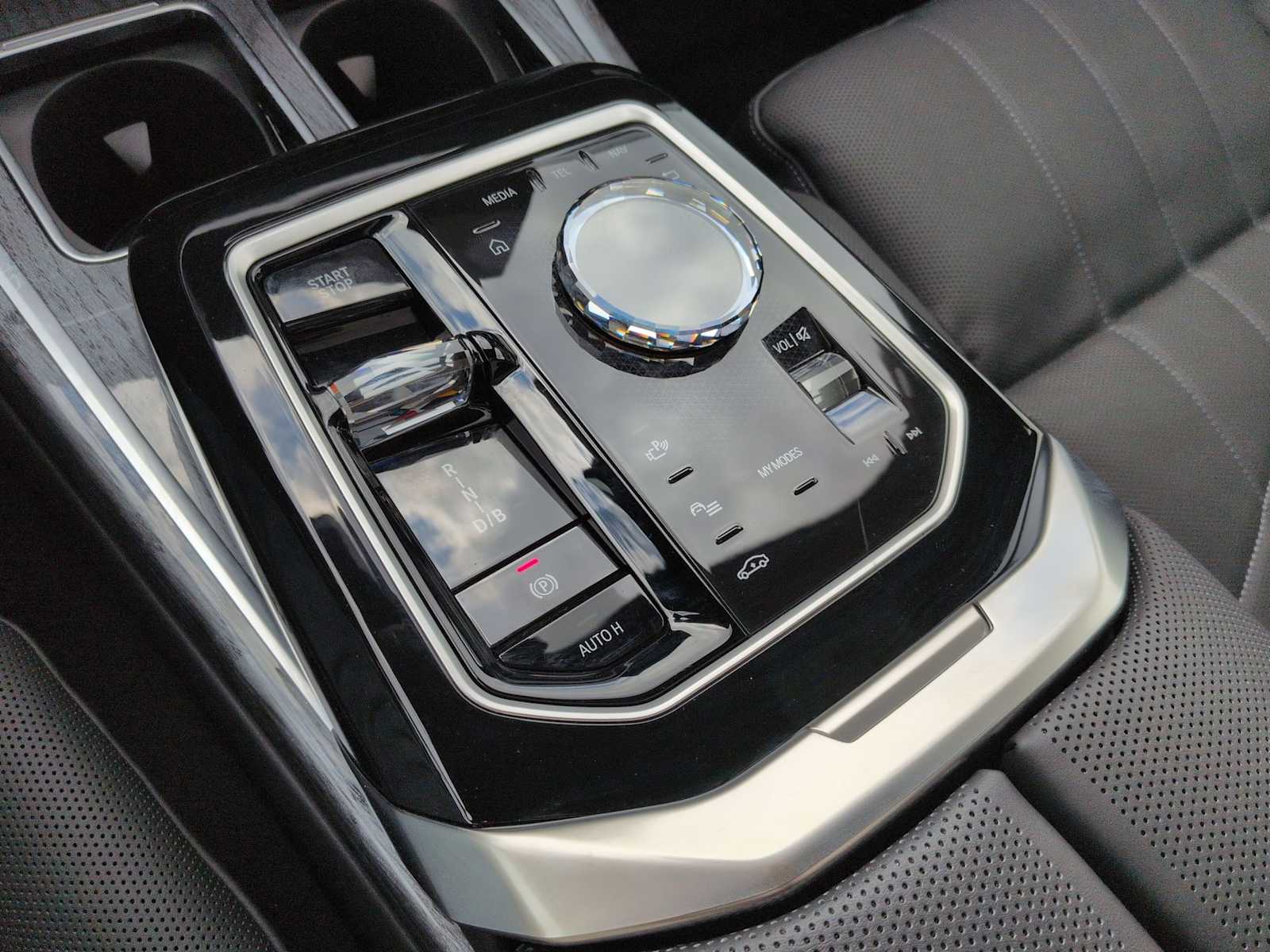 Thumbnail: 2025 BMW i7 - 35