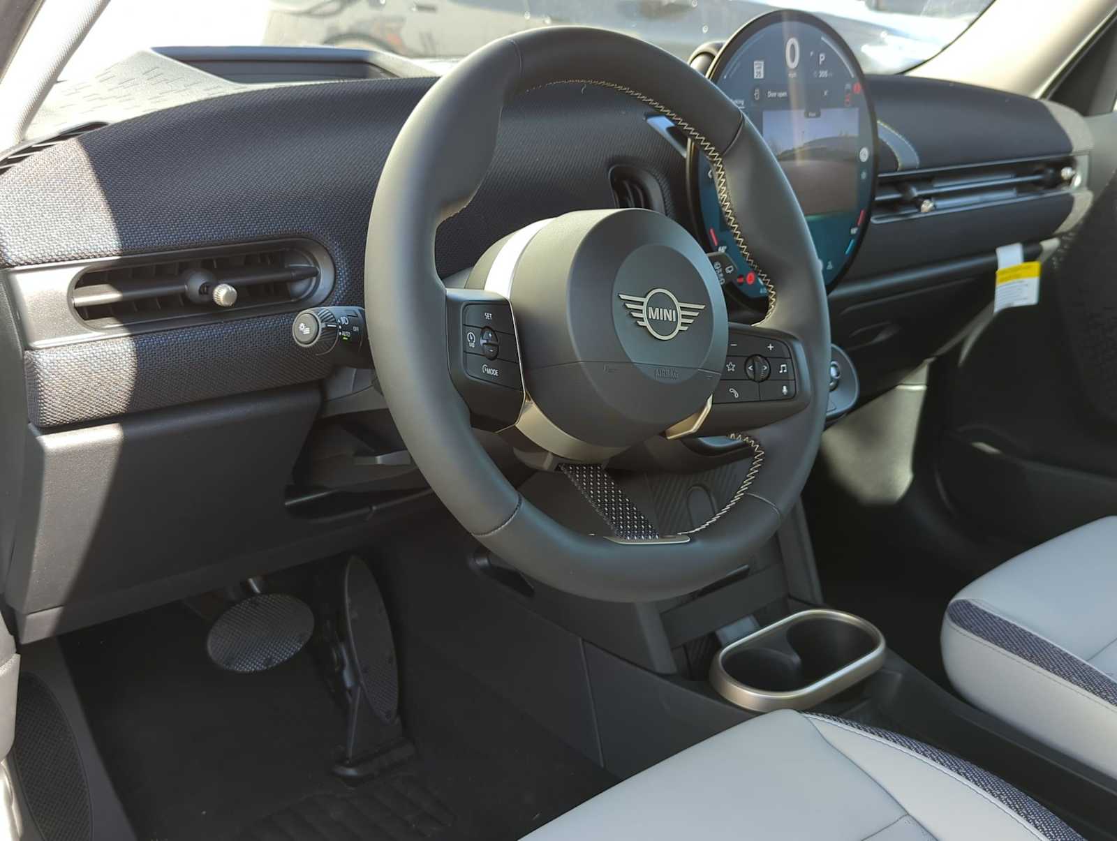 Thumbnail: 2025 MINI Cooper Hardtop - 15