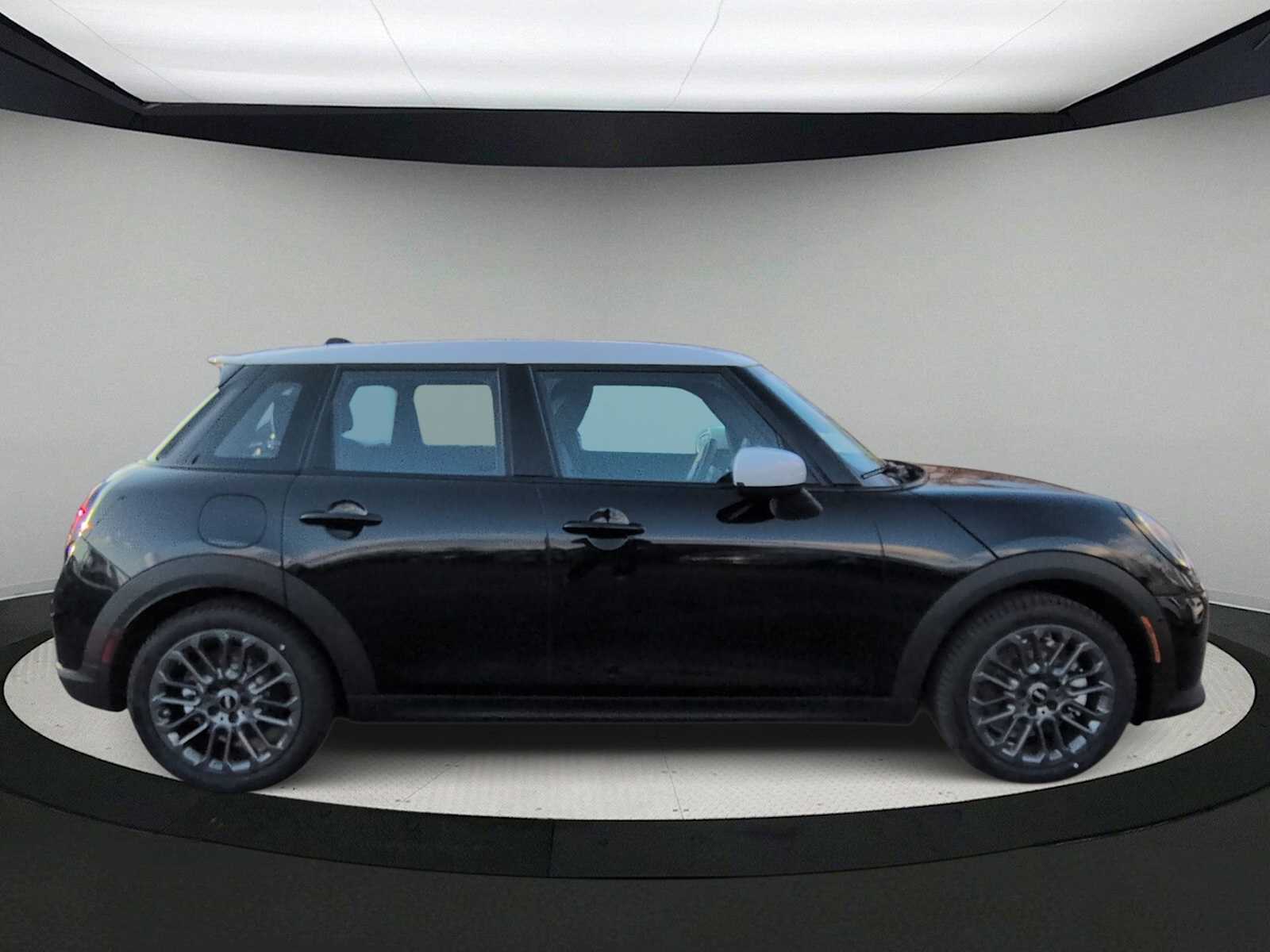 Thumbnail: 2026 MINI Cooper Hardtop - 9