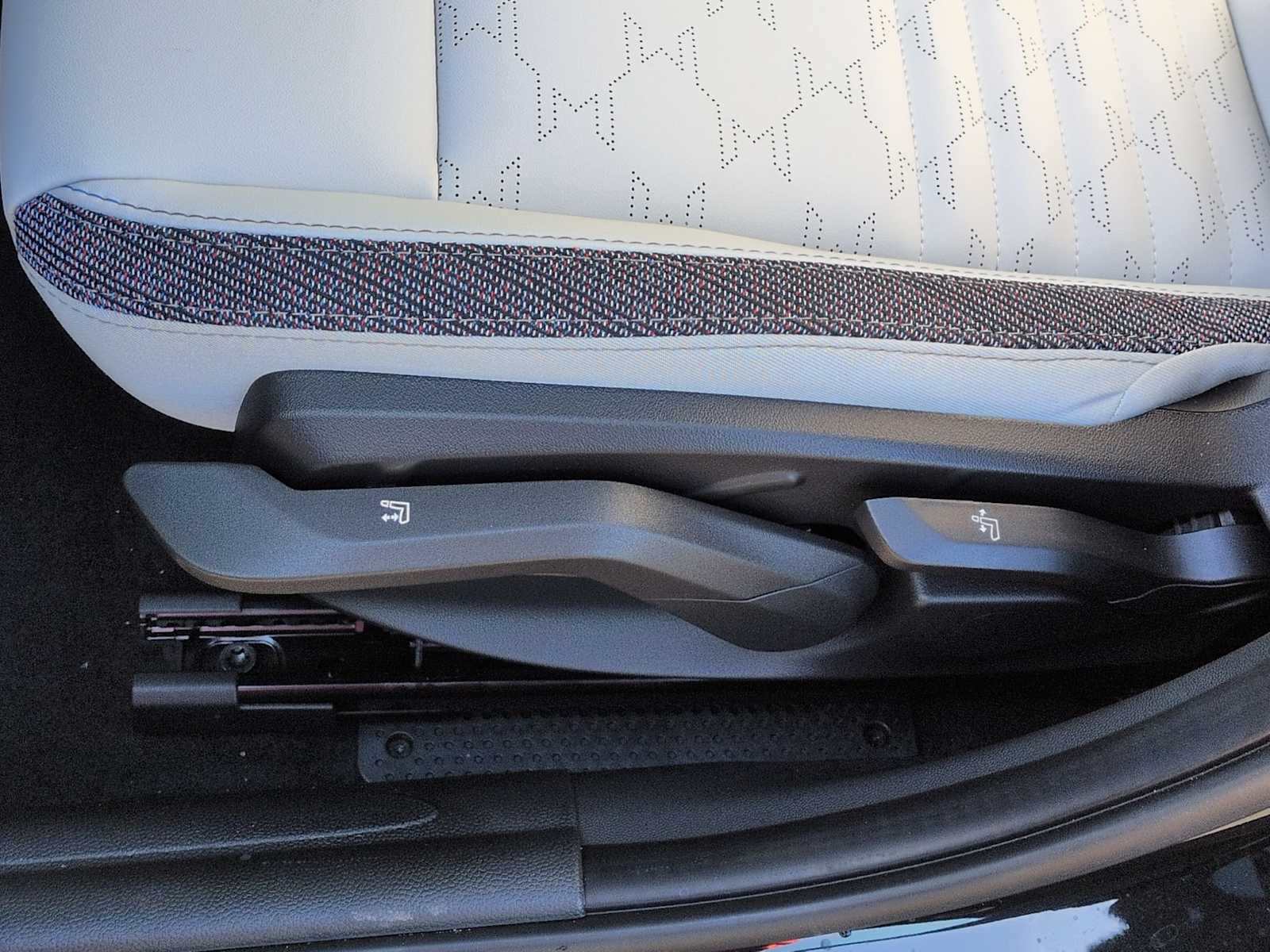 Thumbnail: 2026 MINI Cooper Hardtop - 17