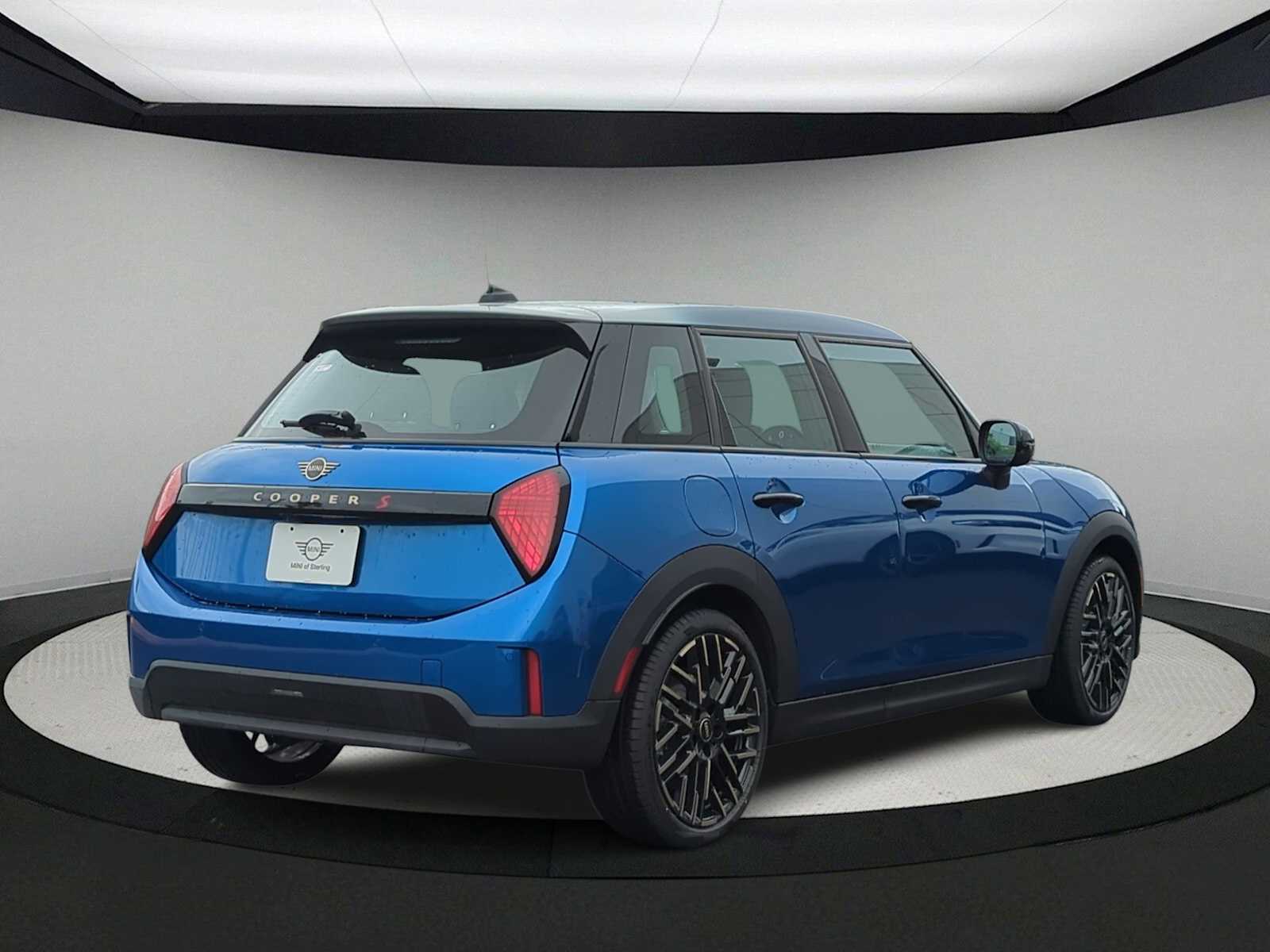 Thumbnail: 2025 MINI Cooper Hardtop - 8
