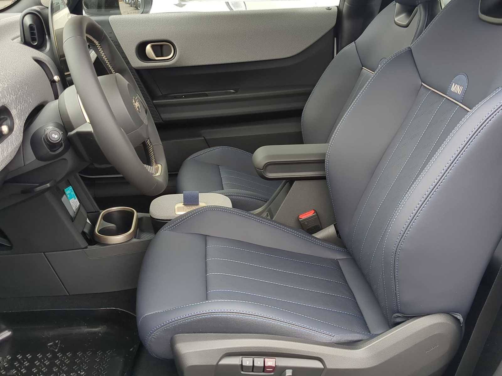 Thumbnail: 2026 MINI Cooper Hardtop - 17