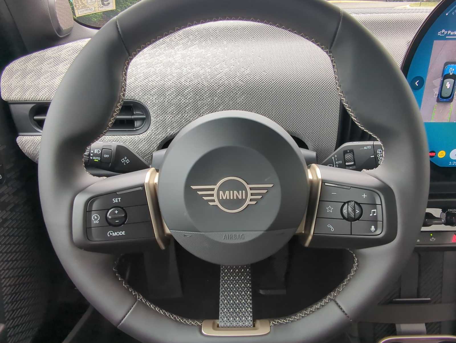 Thumbnail: 2025 MINI Cooper Hardtop - 24