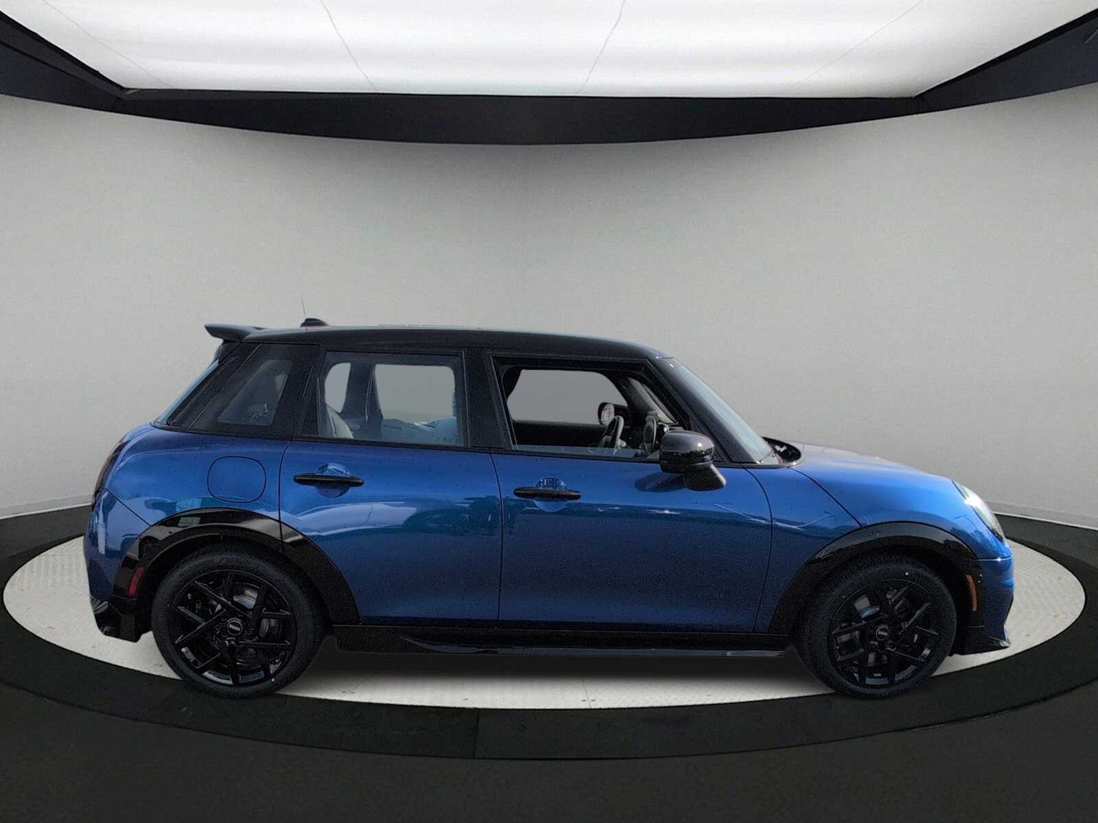 Thumbnail: 2026 MINI Cooper Hardtop - 9