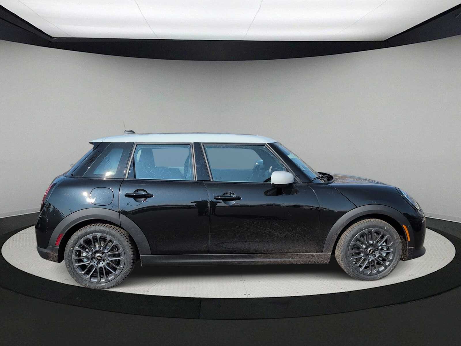 Thumbnail: 2026 MINI Cooper Hardtop - 9
