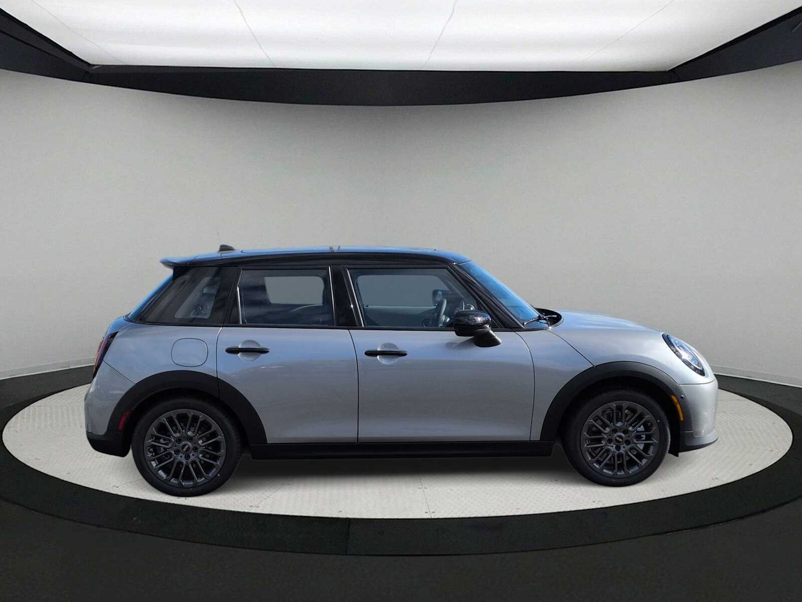 Thumbnail: 2026 MINI Cooper Hardtop - 9