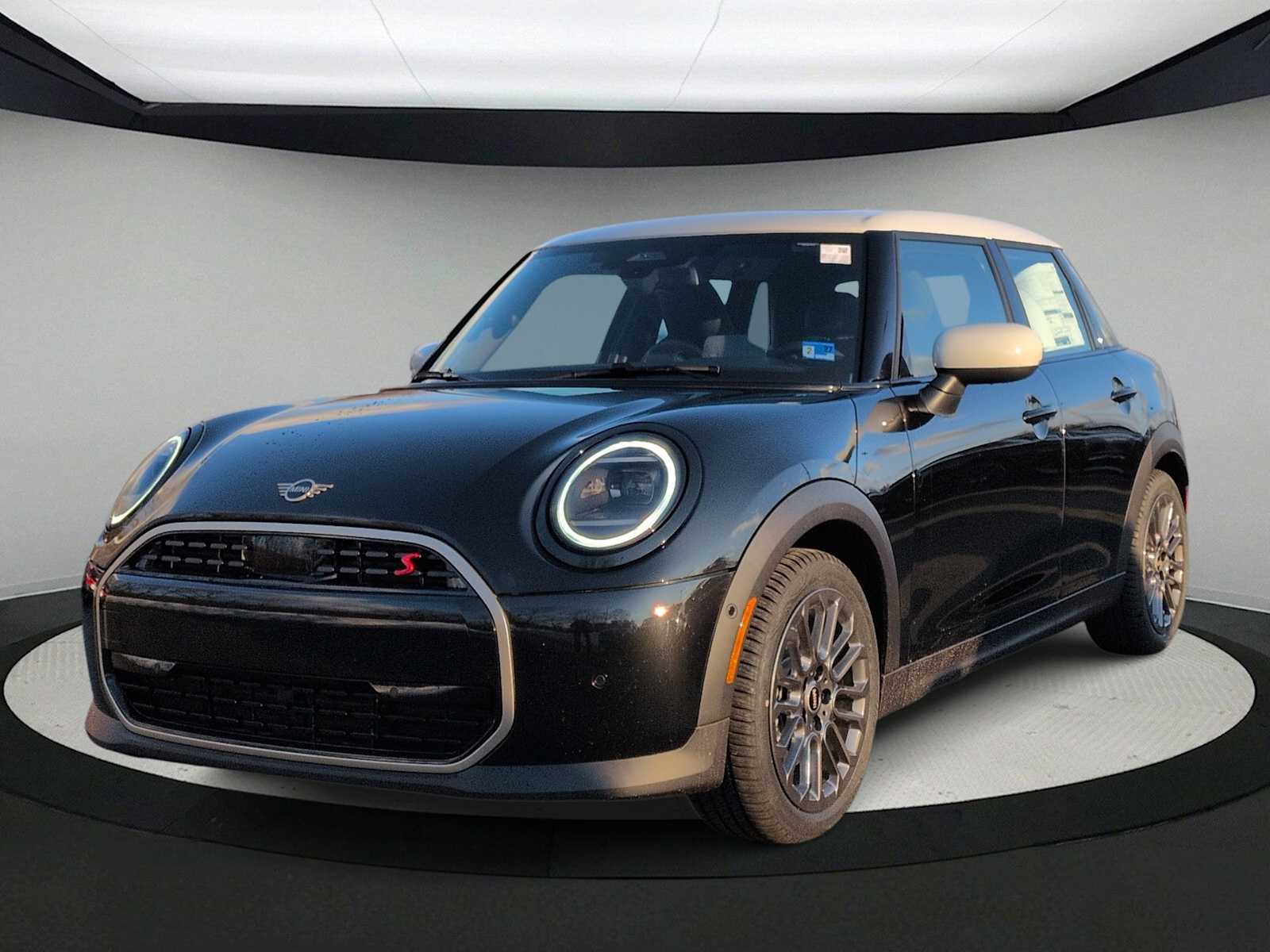 Thumbnail: 2026 MINI Cooper Hardtop - 4