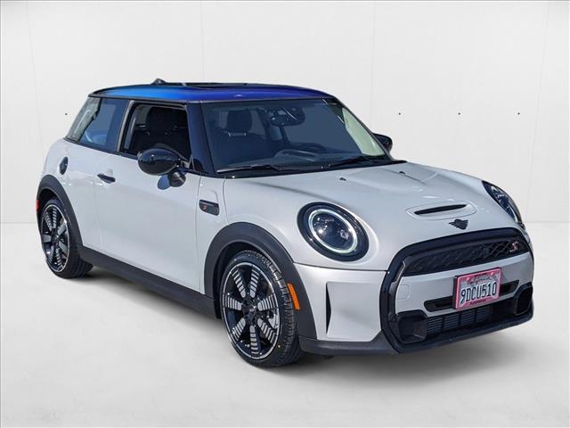 2023 Mini Cooper Hardtop S 2 Door photo 2