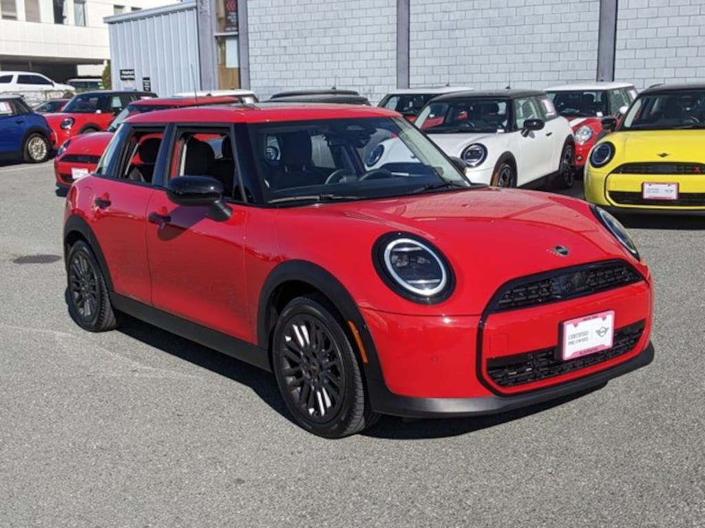 Certified 2025 MINI Hardtop 4 Door C Signature Trim 4dr Car