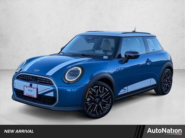 2026 MINI Hardtop Base's photo