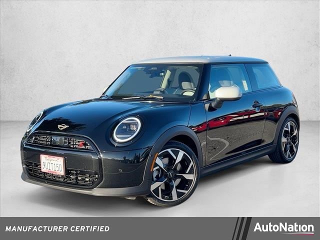 2025 MINI Hardtop 2 Door S's photo