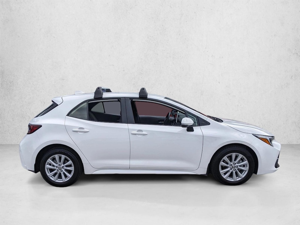 Used 2025 Toyota Corolla Hatchback SE 4dr Car