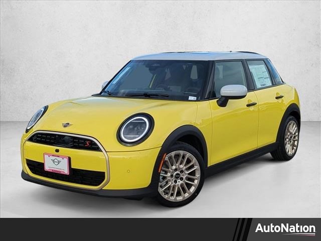 2026 MINI Hardtop 4 Door S's photo
