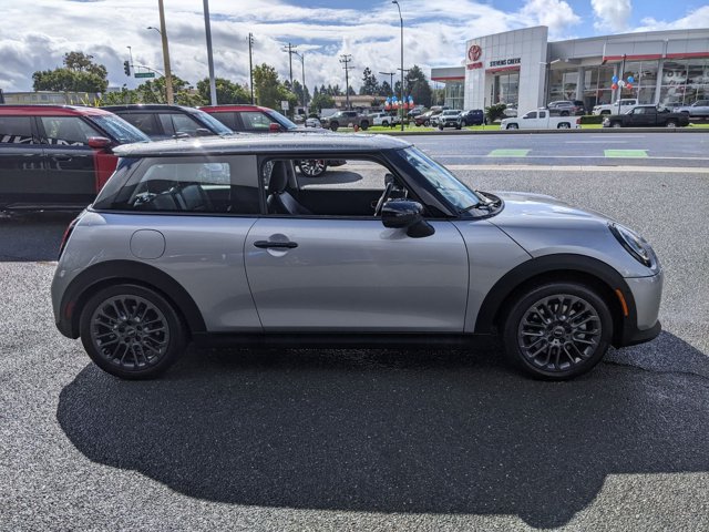 2025 Mini Cooper 2 Door Hardtop Signature photo 4