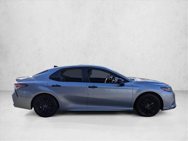 2020 Toyota Camry SE photo 4