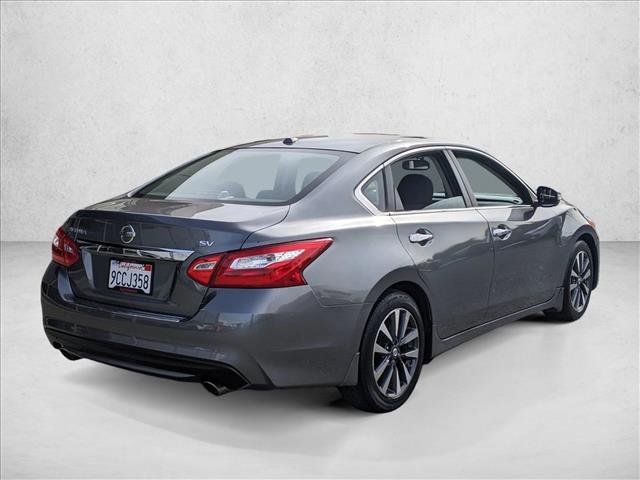 2016 Nissan Altima 2.5 SV photo 4