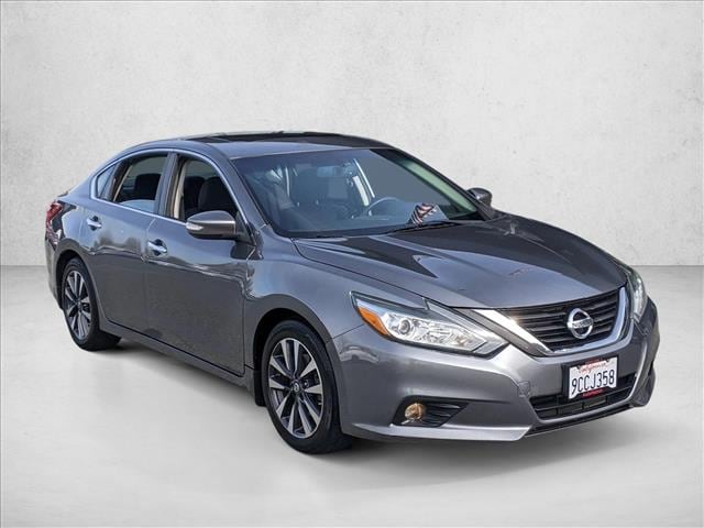 2016 Nissan Altima 2.5 SV photo 2