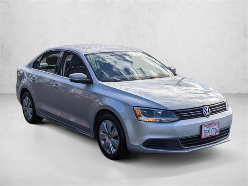 Used 2013 Volkswagen Jetta Sedan SE 4dr Car