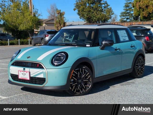 2026 MINI Hardtop 4 Door S's photo