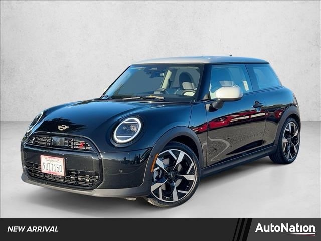 2025 MINI Hardtop 2 Door S's photo