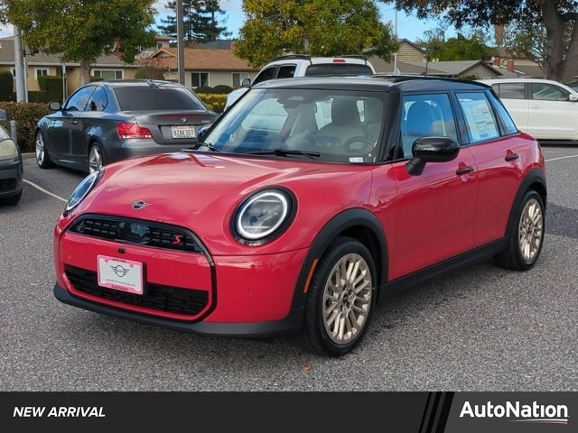 2026 MINI Hardtop 4 Door S's photo