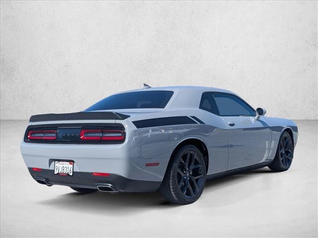 2022 Dodge Challenger GT photo 4
