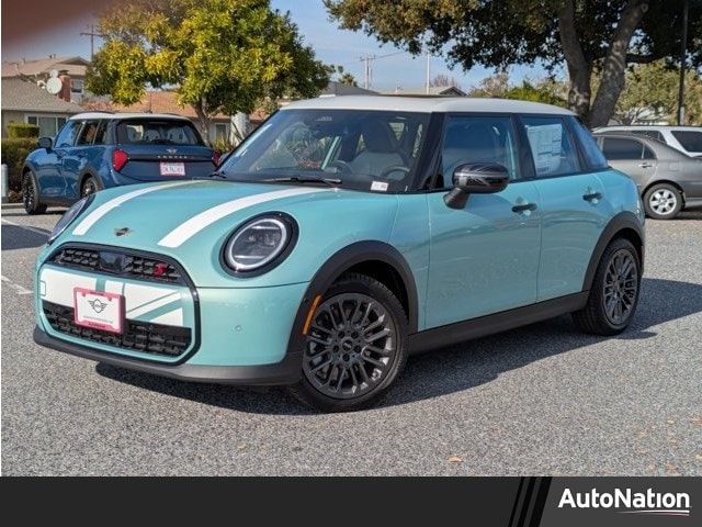 2026 MINI Hardtop 4 Door S's photo