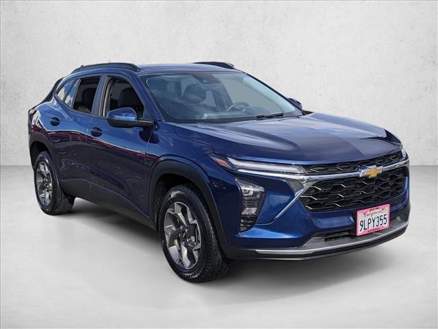 2024 Chevrolet Trax LT photo 3