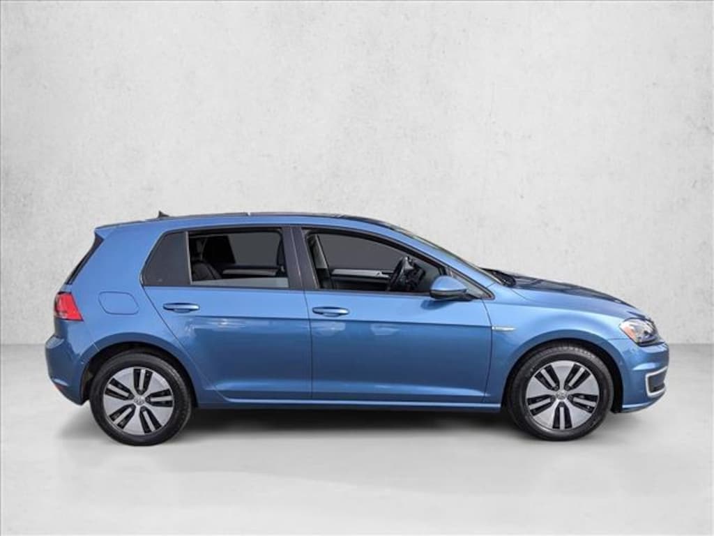 Used 2016 Volkswagen e-Golf SEL Premium 4dr Car