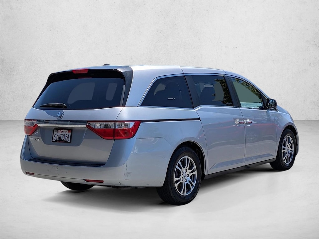 Used 2013 Honda Odyssey EX-L Mini-van Passenger