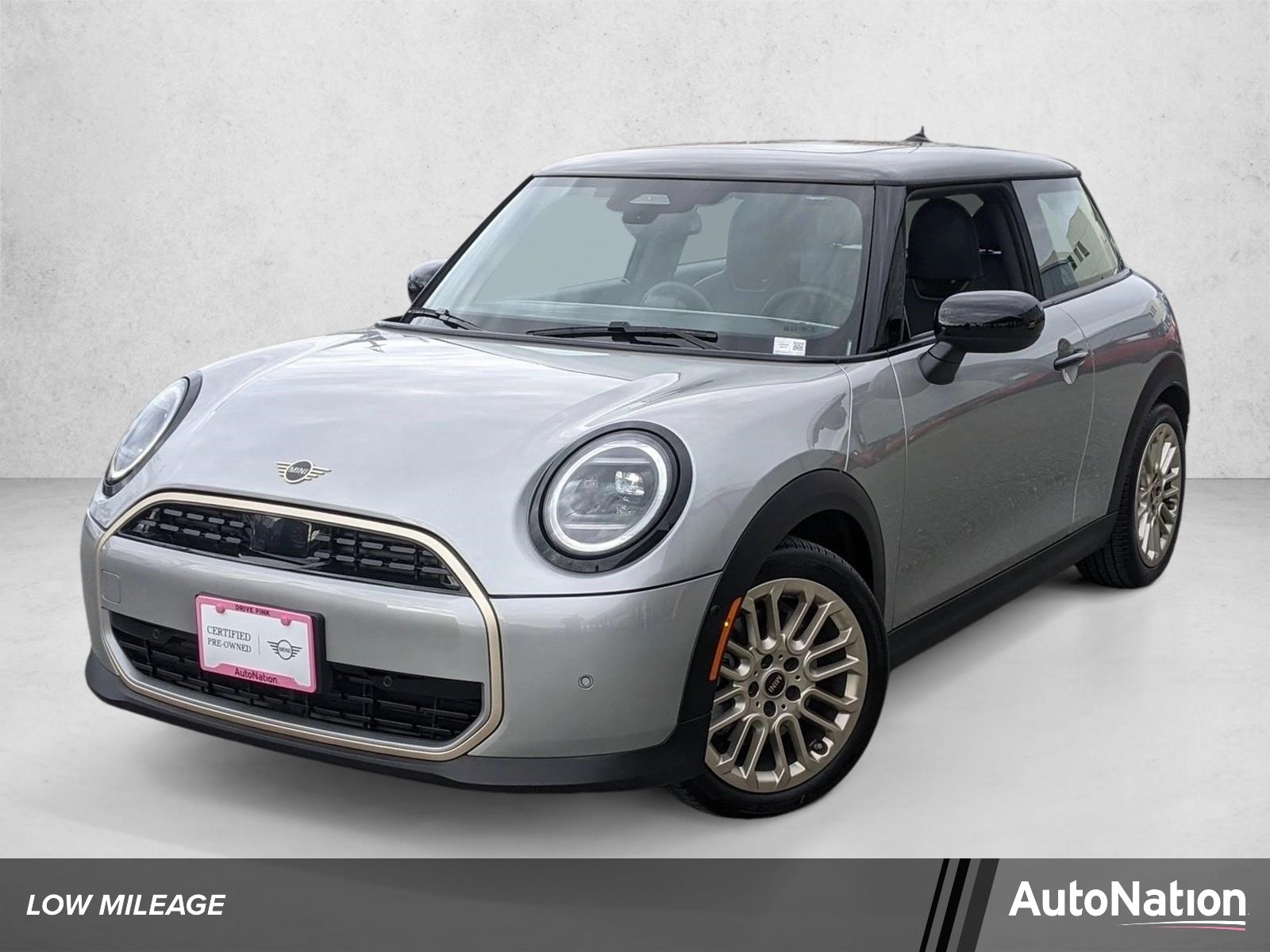 2025 MINI Hardtop Cooper's photo