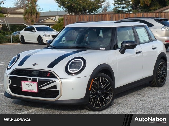 2026 MINI Hardtop 4 Door S's photo
