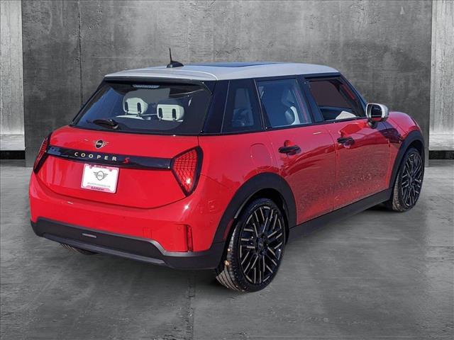 2025 Mini Cooper 4 Door Hardtop Signature photo 2