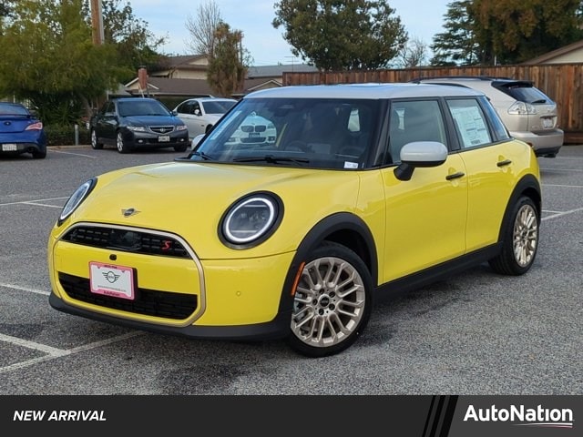 2026 MINI Hardtop 4 Door S's photo