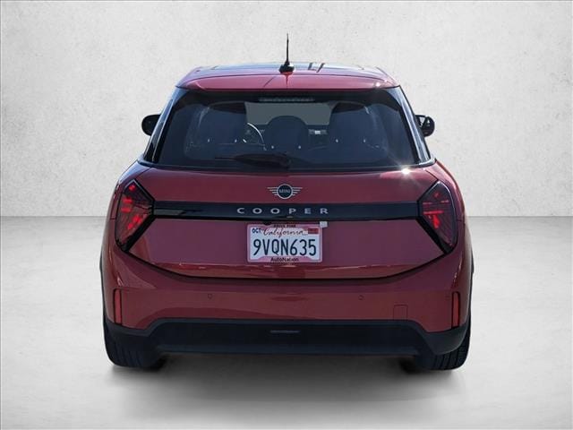 2025 MINI Hardtop 4 Door C Signature Trim photo 6